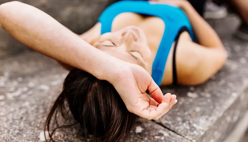 A woman having seizure symptoms